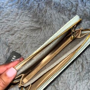 GUESS wallet